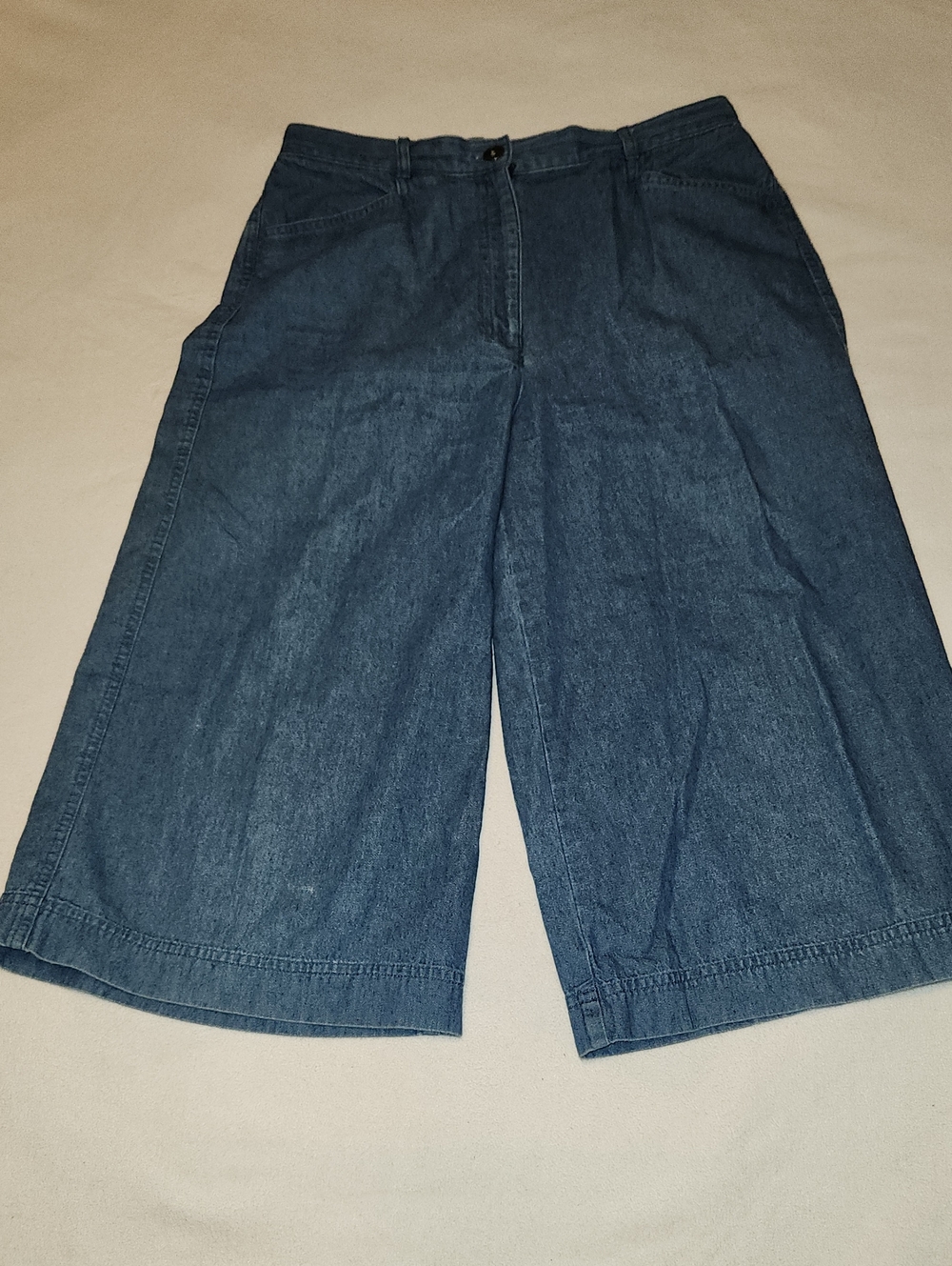 Karen Scott Light Wash Denim Shorts